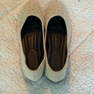 Elegant Beige Women's Flats